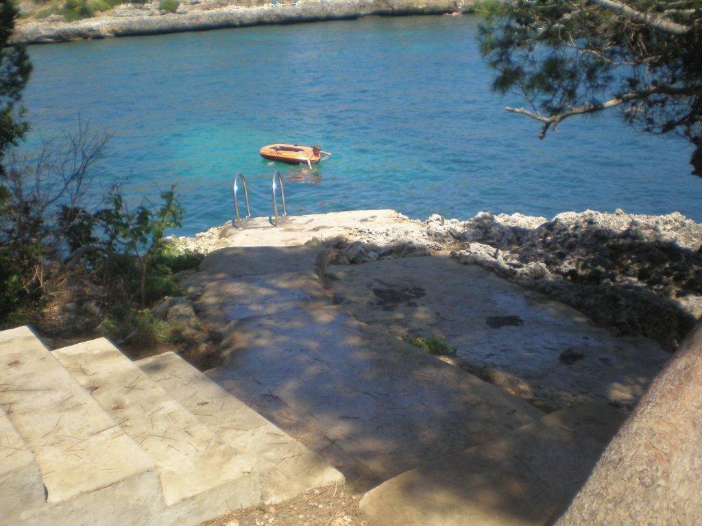 Sea Frontline Apartment 'Ernesto'. Pool. Wifi Сантаний Екстериор снимка