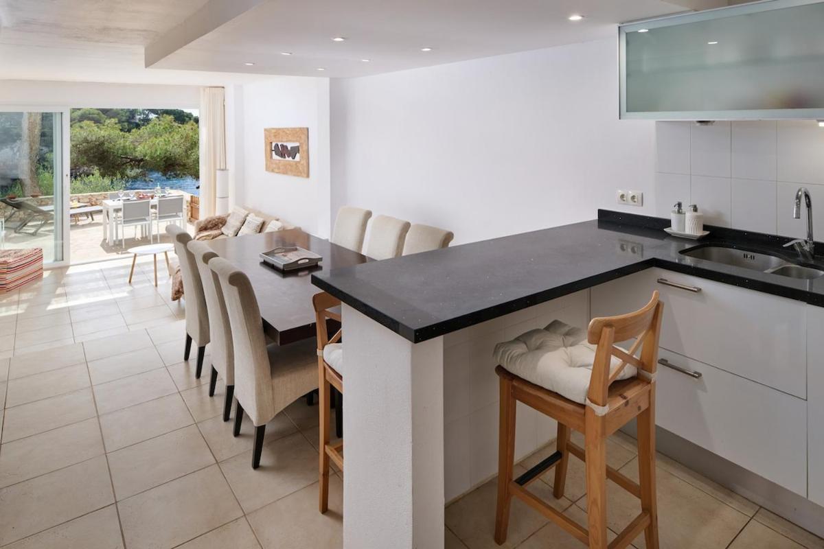 Sea Frontline Apartment 'Ernesto'. Pool. Wifi Сантаний Екстериор снимка