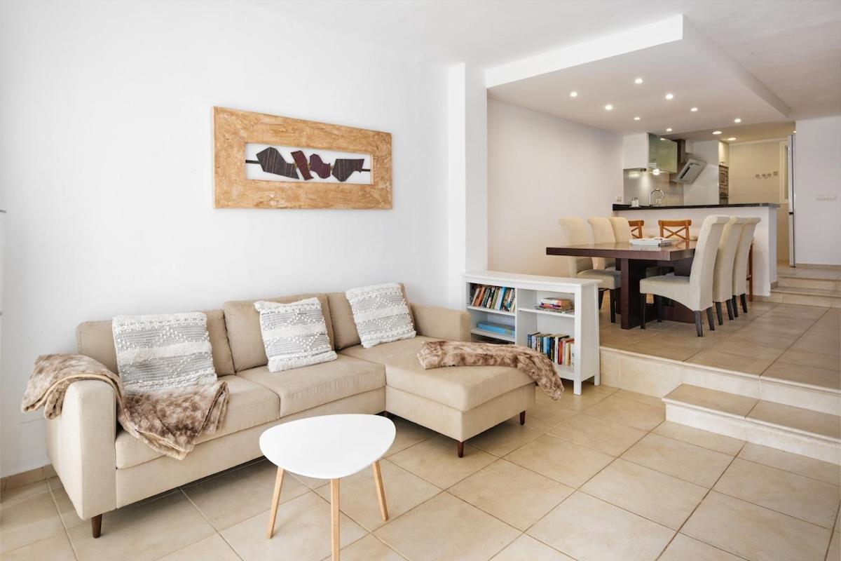 Sea Frontline Apartment 'Ernesto'. Pool. Wifi Сантаний Екстериор снимка