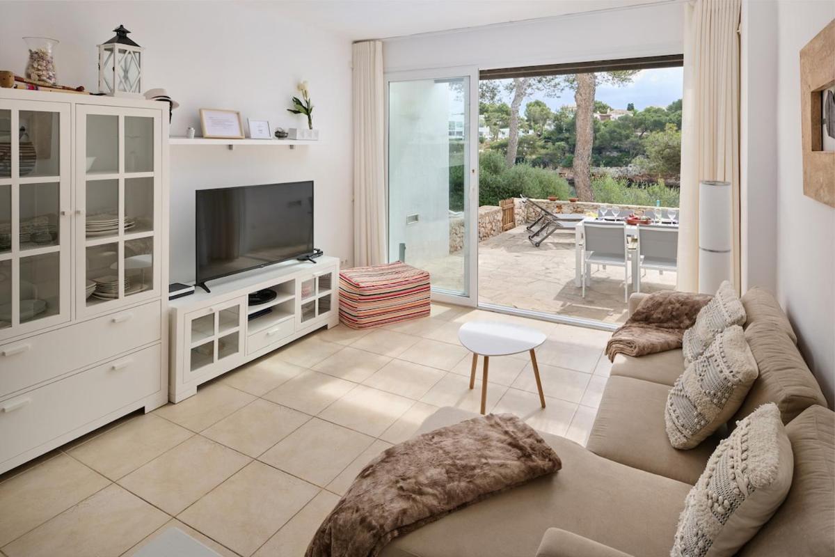 Sea Frontline Apartment 'Ernesto'. Pool. Wifi Сантаний Екстериор снимка