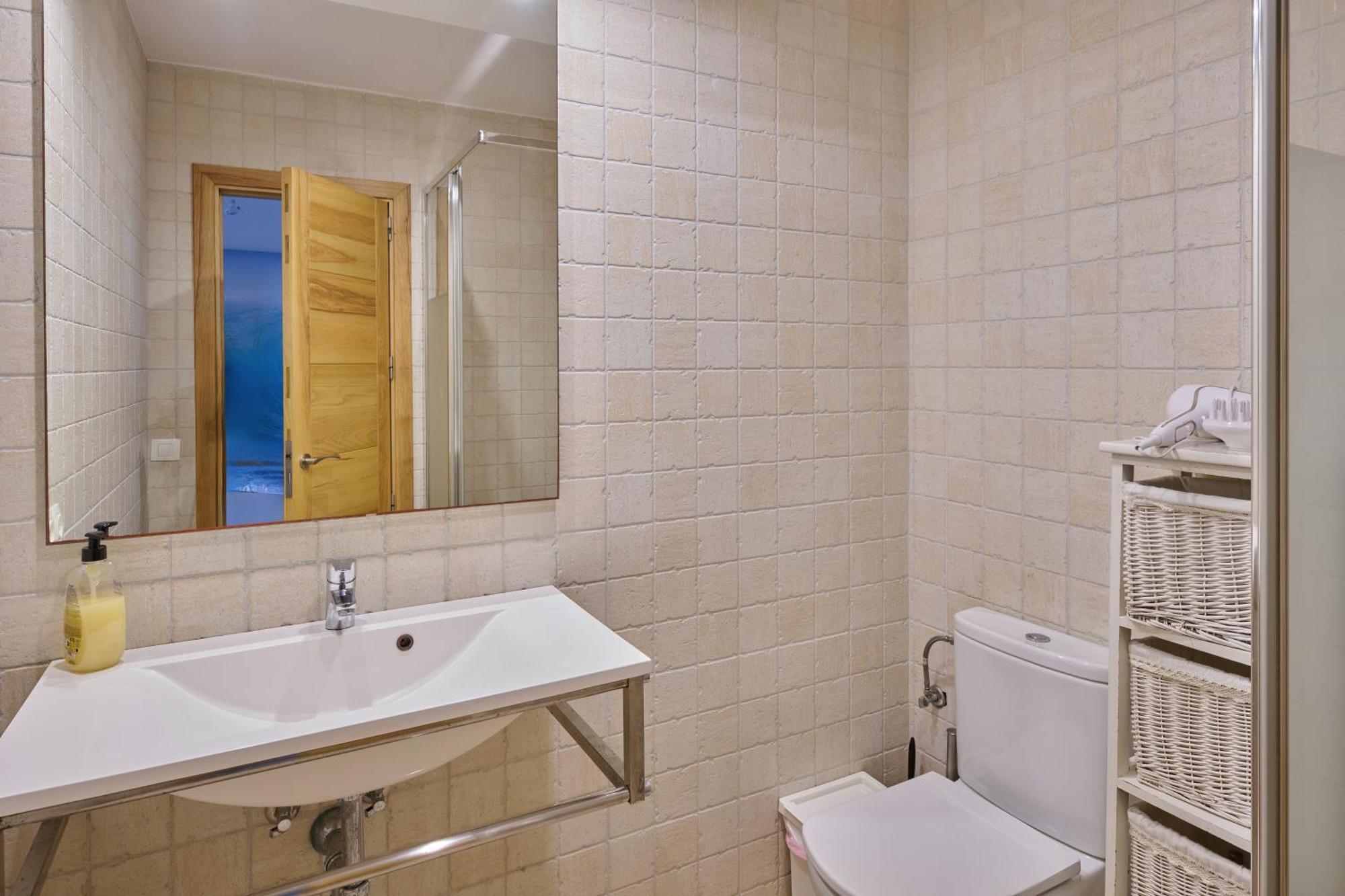 Sea Frontline Apartment 'Ernesto'. Pool. Wifi Сантаний Екстериор снимка